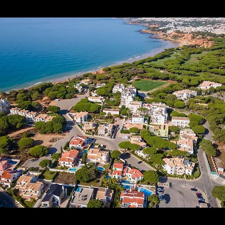 Falesia Modern Flat W/balcony & Pool By Lovelystay