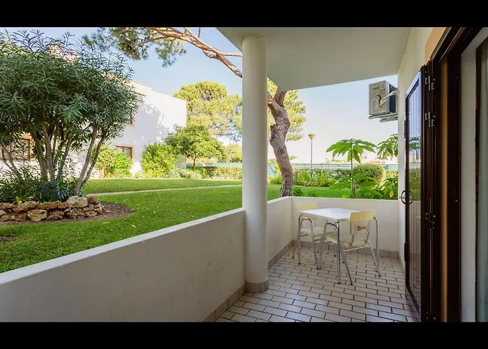 Falesia Modern Flat W/balcony & Pool By Lovelystay Διαμέρισμα