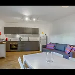 Apartmán Falesia Modern Flat W/balcony & Pool By Lovelystay *